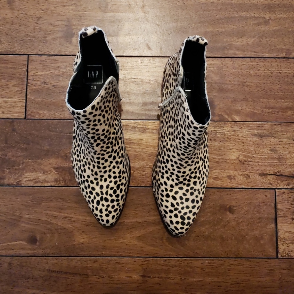 Gap leopard booties